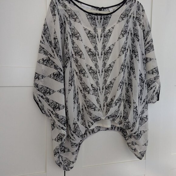 Bisou Bisou Geometric Top with Cami, Size L - Picture 2 of 4